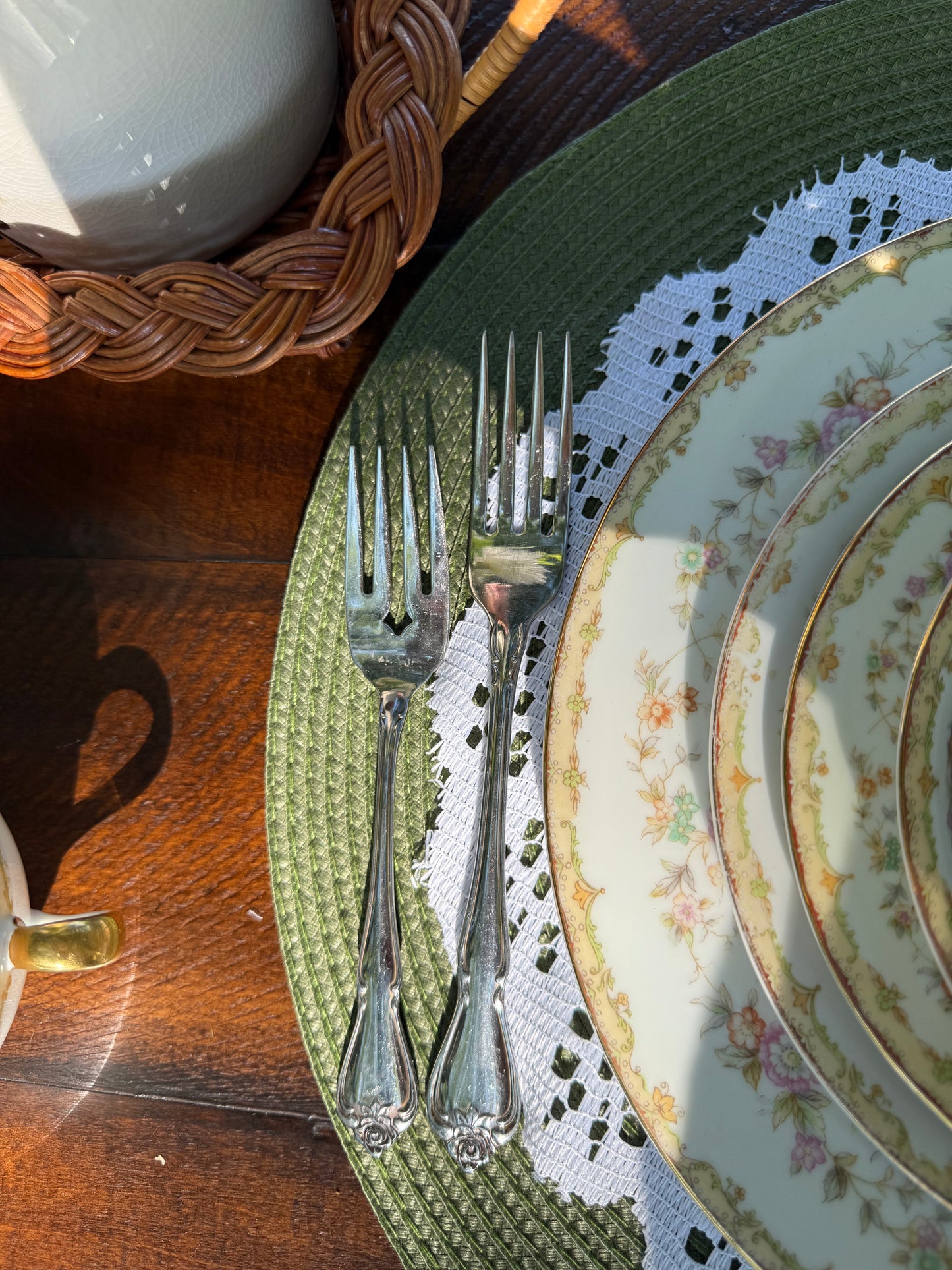 Rogers Oneida Stainless Flatware Set- 45 Pieces