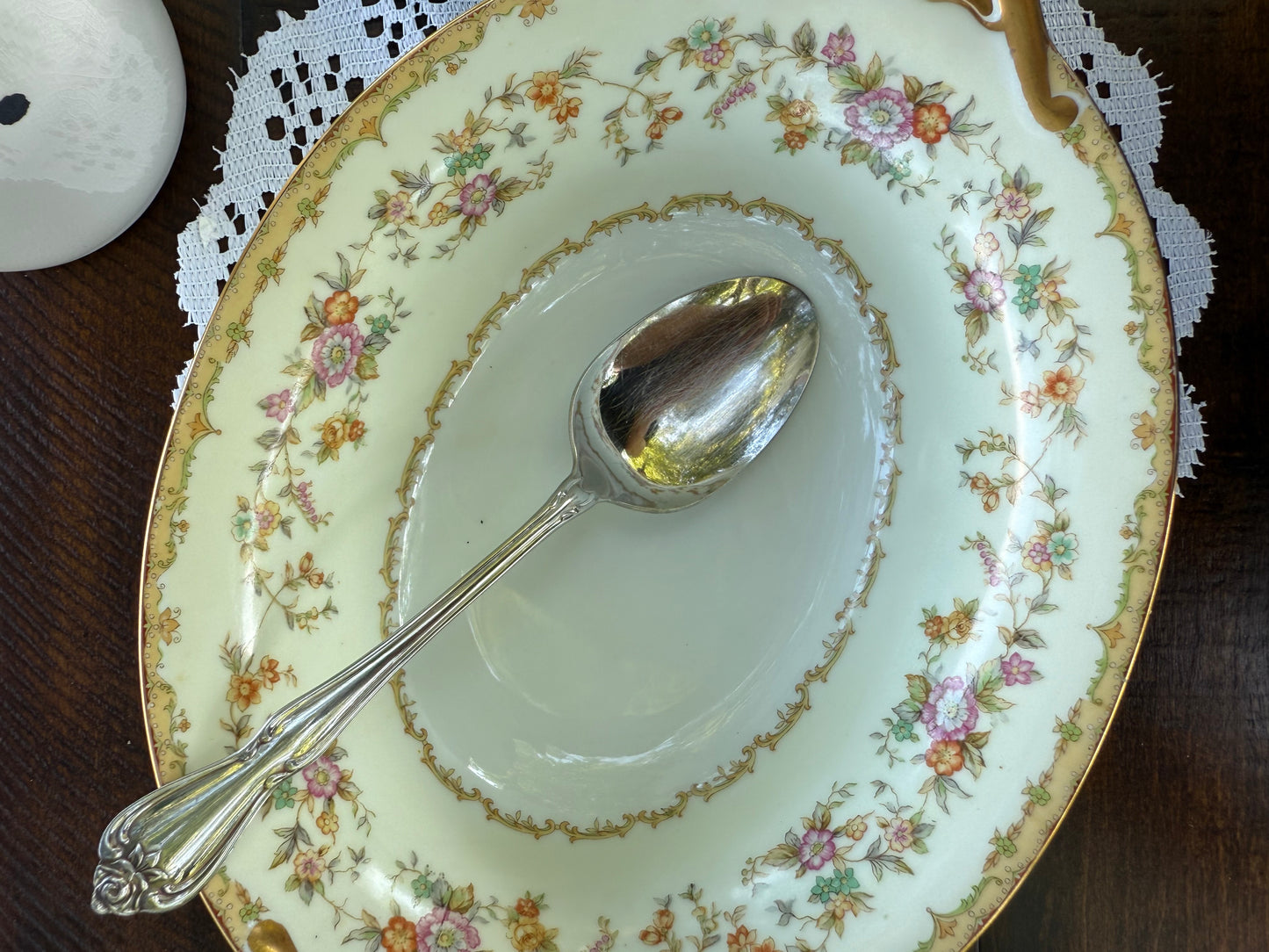 Rogers Oneida Stainless Flatware Set- 45 Pieces